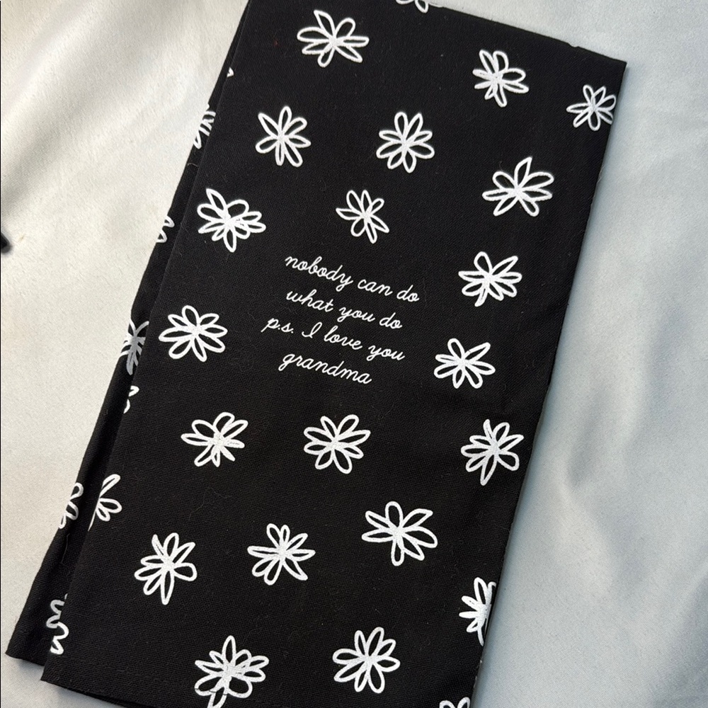 Floral Black kitchen flour sack towel, grandma quite, NWT - Picture 7 of 7